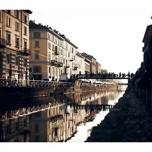 Апартаменты Taking A Walk In The Beating Heart Of Navigli, Милан